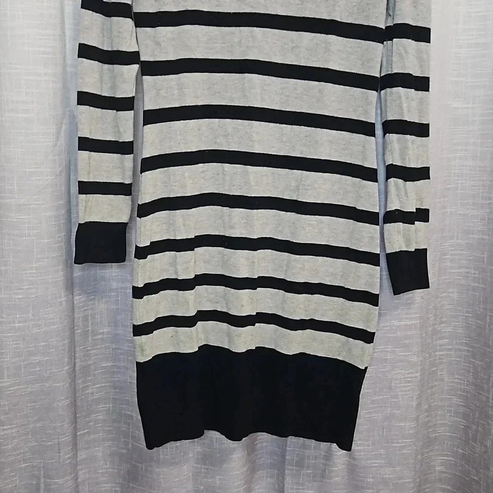 PREMISE SWEATER DRESS - Picture 2 of 8